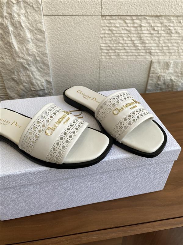 20251128184323495 310